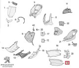 Cumpara ieftin Carena laterala stanga spate originala Peugeot Vivacity 3 L &acirc;&euro;&ldquo; Vivacity 3 L Sportline 2T - Vivacity 3L 4T 50cc (alba)