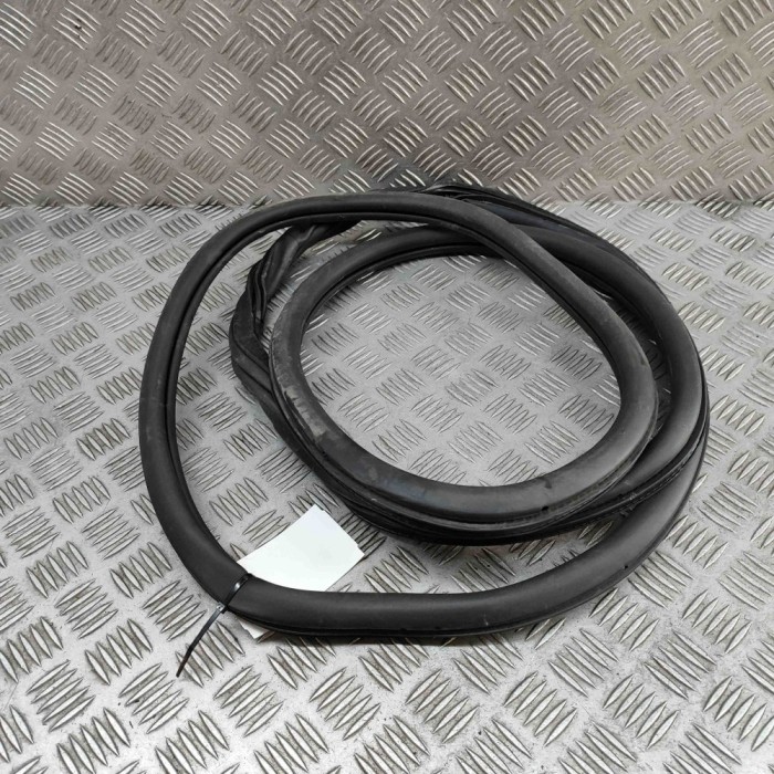 Garnitura ușă dreapta spate VW CADDY V SBB, SBJ 2023 OEM: 2K7843791D