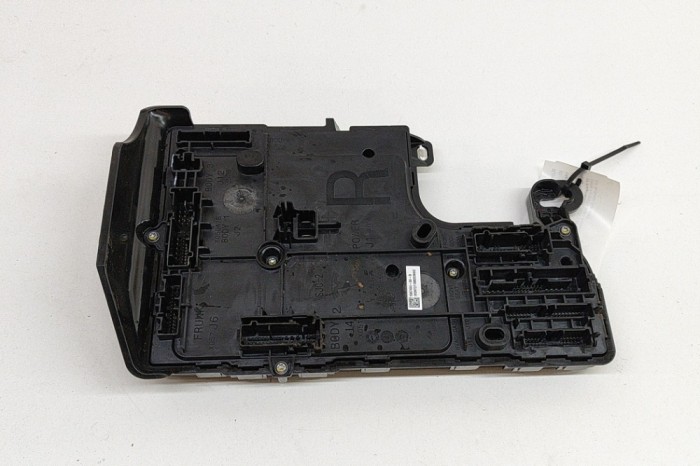 Modul de confort TESLA MODEL 3 2021 OEM: 1566853-00-A,1497848-00-E,1567454-00-B 27158022