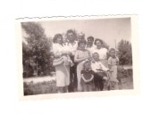 Poza mica de familie, fara identiticare, fara datare, stare buna, Alb-Negru, Romania de la 1950, Portrete