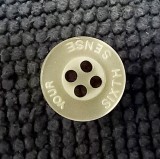 Nasturi camasi, bluze, accesorii haine, croitorie - alb perlat, diametru 10mm, grosime 2,5mm, 4 gauri , pachet 720 bucati