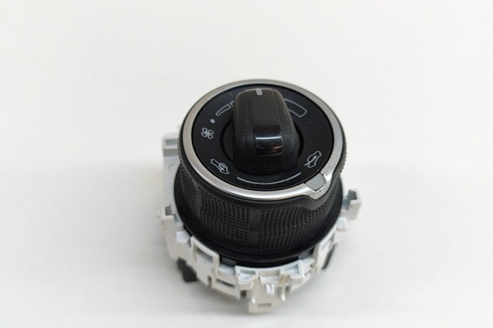 Comutator TOYOTA YARIS _P21_ 2023 OEM: 55902-K0040 26287851