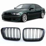 Grilaj dublu cu fante pentru performanta, negru lucios, potrivit pentru BMW Seria 3 E46 1998-2001 Performance AutoTuning
