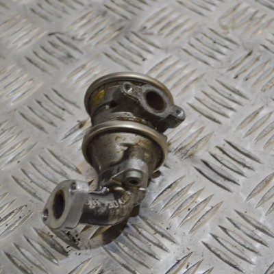 Supapa EGR AUDI A6 4F2, C6 2005 OEM: 06E131101C 2074370 foto