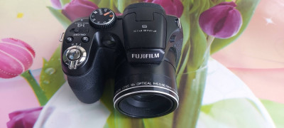 Aparat foto digital Fujifilm FinePix S2980, 14MP, Black + 1 CARD DE 4 GB . foto