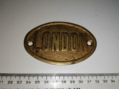 EMBLEMA DE PE UN SEIF - LONDON , 126 GRAME foto