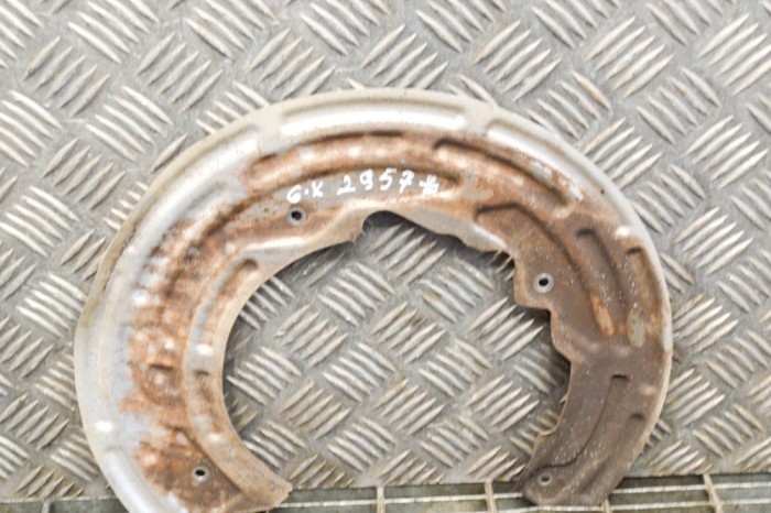 Protecție disc de fr&acirc;nă st&acirc;nga spate PORSCHE 911 992 2019 OEM: 992615611E,992.615.611.E 12059398