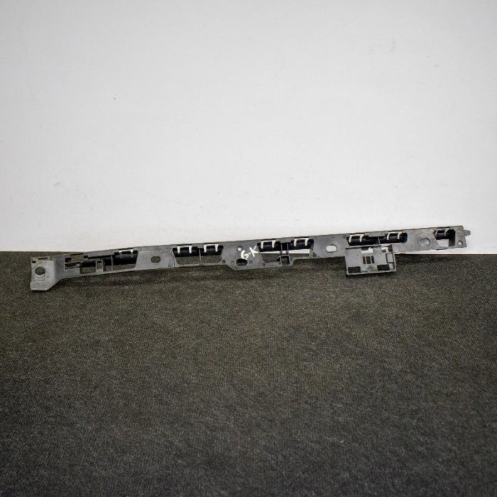 Suport prag lateral st&acirc;nga spate PORSCHE MACAN 95B 2017 OEM: 95B853.537.B,95B853537B | 10798472