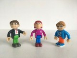 * Lot 3 omuleti tip playmobil (nu stiu ce marca), 5cm