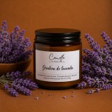 Grădină de Lavandă lum&acirc;nare parfumată din ceară naturală de soia &icirc;n sticlă ambră