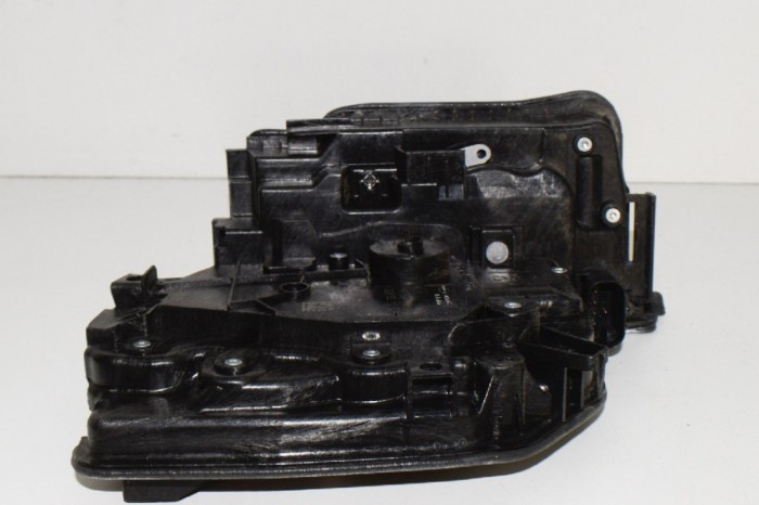 &Icirc;ncuietoare ușă dreapta față BMW 6 Gran Turismo G32 2019 OEM: 7477694 11599418