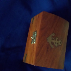Impresionant cufăr/ cutie miniatura decorat cu ancora bronz