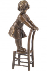 Copil pe scaun - statueta din bronz SL-83 foto