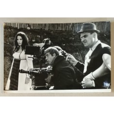 FILMUL &#039; COLUMNA &#039; , SCENA DIN TIMPUL FILMARII : ANTOANELLA LUALDI , OPERATORUL DAN DADIRLAT , REGIZORUL MIRCEA DRAGAN , FOTOGRAFIE DE PRESA , 1968