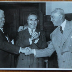 Fotografie din anii 50 ; Mihail Sadoveanu si Petru Groza