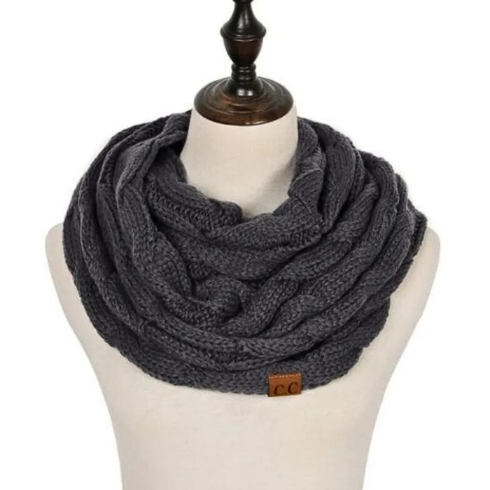 Fular circular tricotat