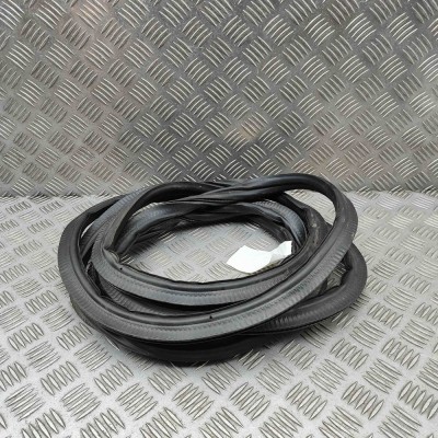 Garnitura de cauciuc haion VW MULTIVAN T7 STM, STN 2024 OEM: 7T0829193C 32577342 foto