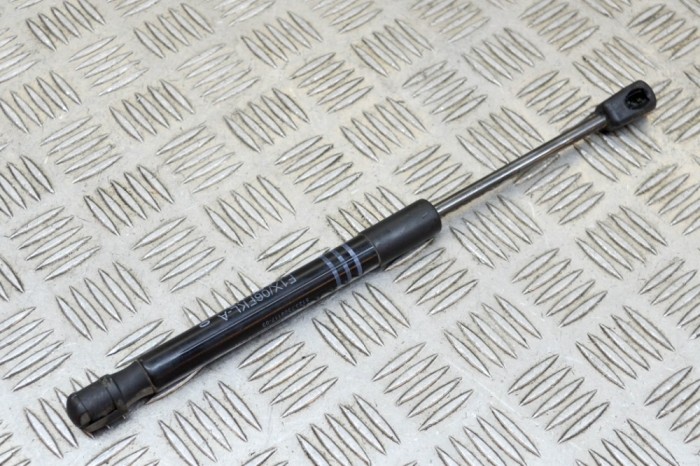 Amortizor capota dreapta față BMW 5 F10 2015 OEM: 7309117 13556985