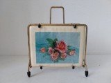 Suport vintage pentru servetele / scrisori, anii 50, metal si plastic, 16cm inlatime x14cm latime x 6cm grosime