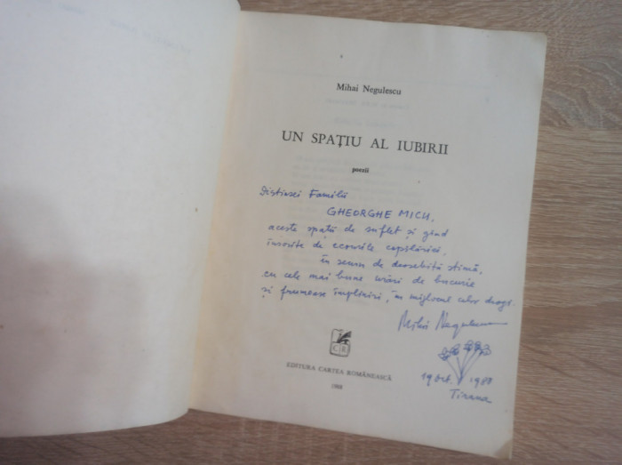 Mihai Negulescu (DEDICATIE AUTOR) Un spatiu al iubirii, 1988