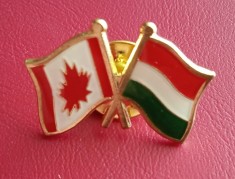 Insigna cu steagurile Canada si Ungaria