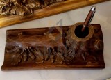 SUPORT PENTRU BIROU, SCULPTAT, MOTIVE CU CRENGUTE DE GHINDA