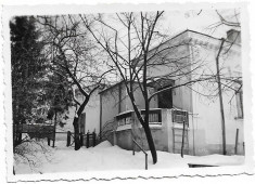 C685 2 fotografii casa in Iasi 1939 Moldova foto