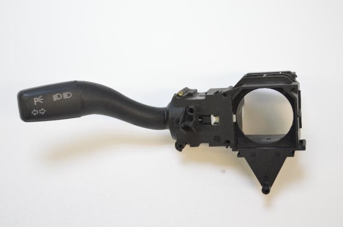 Maneta semnalizare ștergătoare AUDI A8 D3 4E2, 4E8 2005 OEM: 4E0953513A 2210203