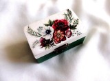Cutie din lemn decorata cu anemone 38723