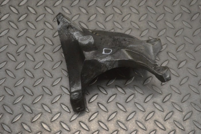 Suport motor dreapta PORSCHE CAYENNE 92A 2015 OEM: 7L8199208B 23684391
