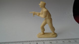 Bnk jc Figurina de plastic - Hugonnet - militar ( anii `70-`80)