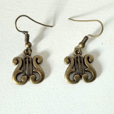 * Cercei lira / harpa, metal bronz, 3,5cm