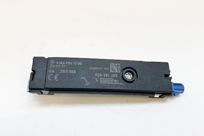 Amplificator de antena MERCEDES-BENZ C W205 2017 OEM: A1669061200,920-581-205 10892897