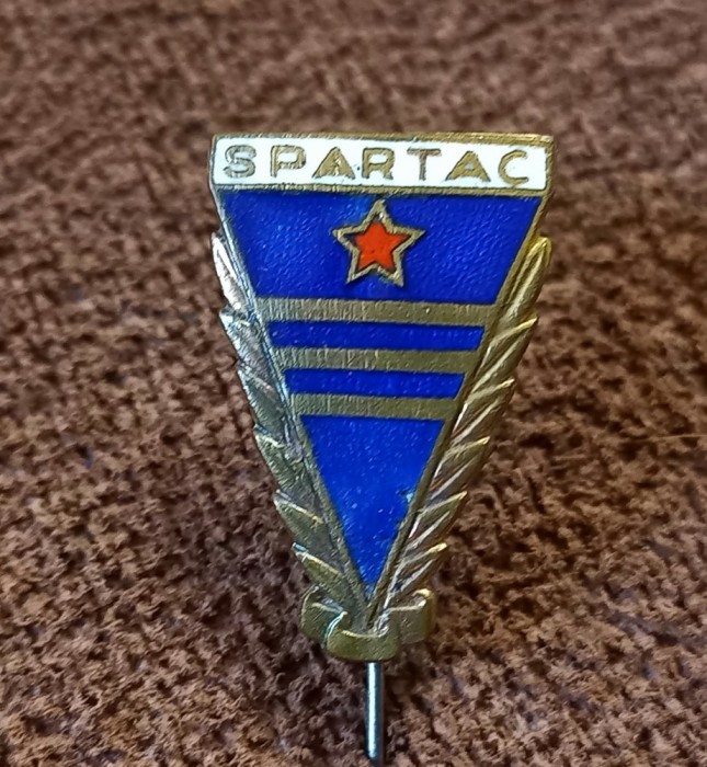 Insigna fotbal - &quot;SPARTAC&quot; BUCURESTI (sistem prindere tip ac)