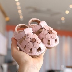 Sandalute roz cu floare aplicata si piuitoare in talpa (Marime Disponibila: foto