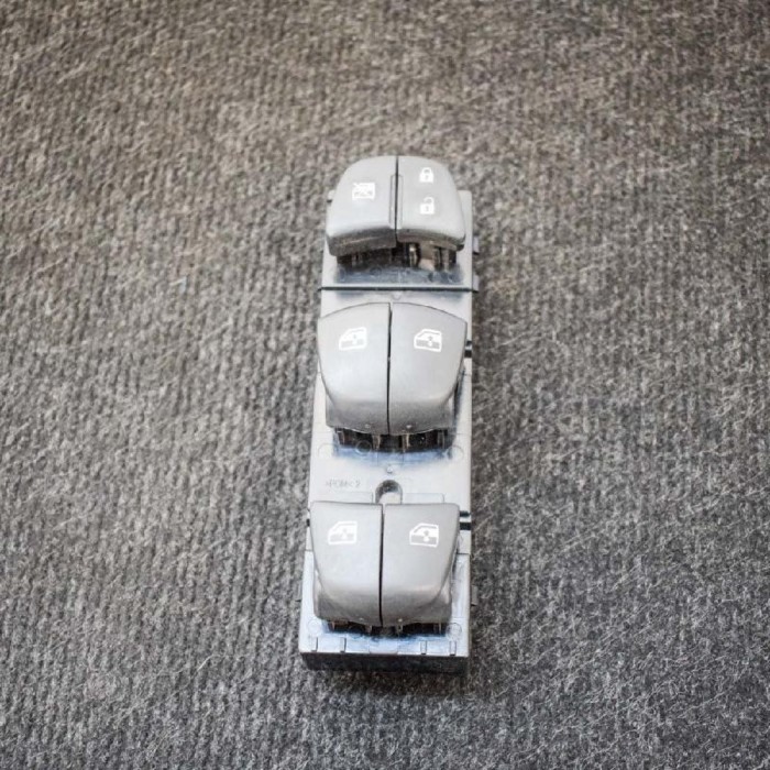Buton geam ușă dreapta față NISSAN QASHQAI II J11, J11_ 2017 4011512