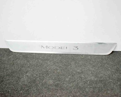 Ornament prag dreapta față TESLA MODEL 3 2019 OEM: 1504763-00-A foto