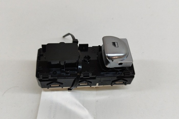 Buton geam ușă dreapta spate HYUNDAI IONIQ 5 NE 2020 OEM: 93581-GI000-LS5 26558587