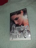 ANNE STYLES: LUMINA DIN JURUL EI