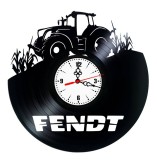 Ceas de perete din disc vinil, Tematică Fendt / Agricultură, Design cu Tractor pe C&acirc;mp, Negru