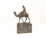 Arab pe camila-statueta diin bronz pe un soclu din marmura YY-62, Animale