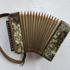 ACORDEON,ARMONICA posibil RUSIA foto