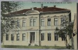 Carte Postala Săliște, Școală Rom&acirc;nă, Vedere Rasarit, Perioada Interbelică, Color, 14x9 cm, Neutilizată