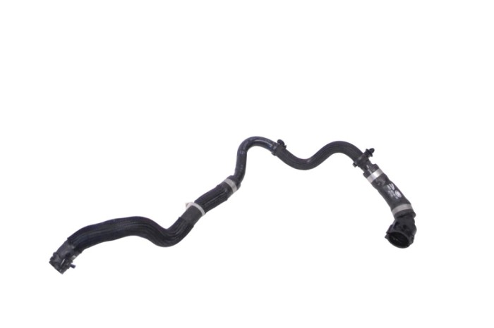 Furtun de lichid de răcire JAGUAR I-PACE X590 2019 OEM: J9D3-8D140-AD 15384236