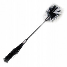 2in1 - Whip and Feather - S&amp;amp;M Whip &amp;amp; Tickle Black &amp;amp; White
