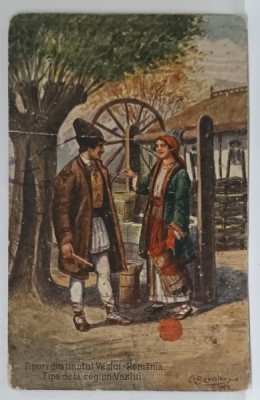 TIPURI DIN TINUTUL VASLUI , ROMANIA , BARBAT SI FEMEIE LA FANTANA , IN PORT POPULAR , CARTE POSTALA , 1926 foto