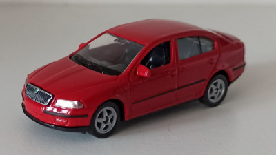 Macheta Skoda Octavia 2 rosu - Welly 1/60 VW foto