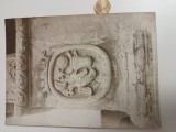 fotografie mare veche , sculptura in piatra ,manastirea Horezu -Valcea .dimensiuni aprox, 20 cm x 14 cm