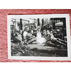 Fotografie, militari intr-un moment de receere, perioada interbelica