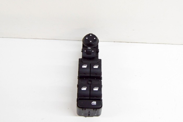 Buton geam ușă dreapta față OPEL Crossland X P17 2020 OEM: 96788281ZD | 17220505